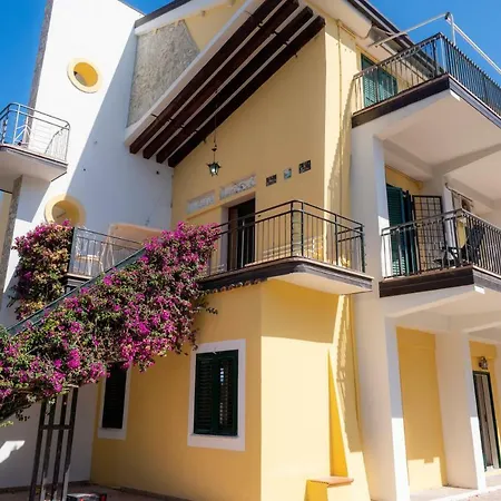 Lisa Bed & Breakfast 4*