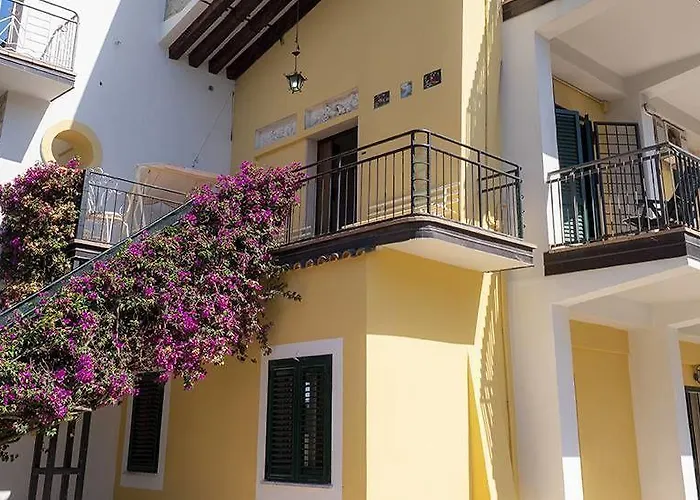 Lisa Bed & Breakfast 4*