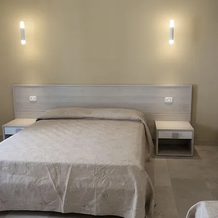 לינה וארוחת בוקר Lisa קוריליאנו קלאברו